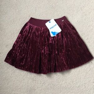 Girls Mayoral Burgundy Pleated Velvet Skirt NWT 6
